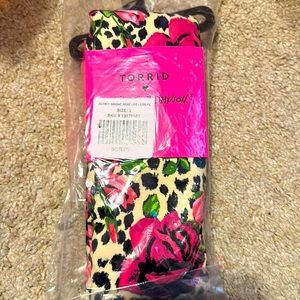 TORRID- NEW BETSEY JOHNSON LEGINGS SIZE 2